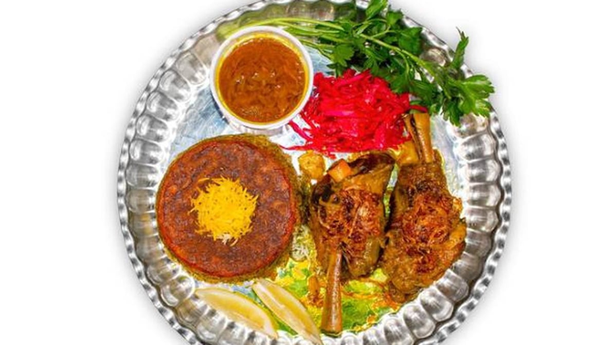 Baghali Polo Mahicheh with Yogurt & Drink