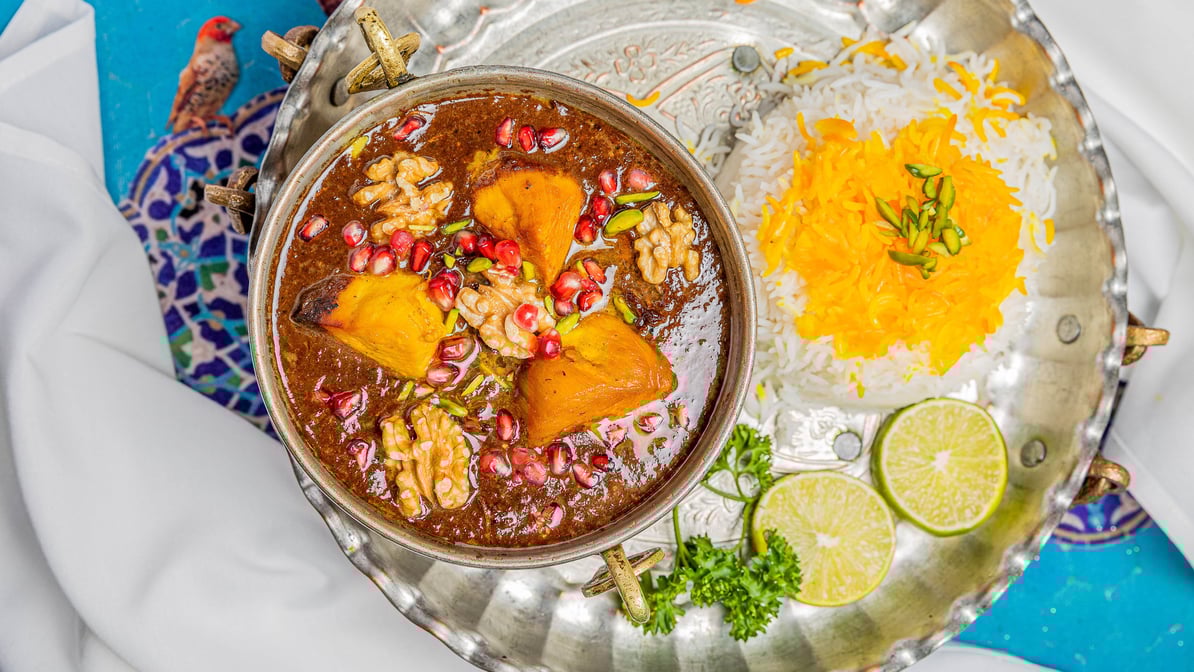 Fesenjan / Pomegranate Chicken Walnuts Stew