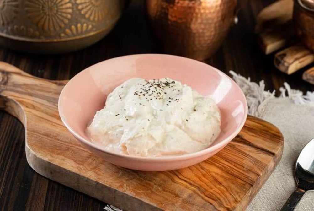 Mast o Moosir (Shallots Yogurt)