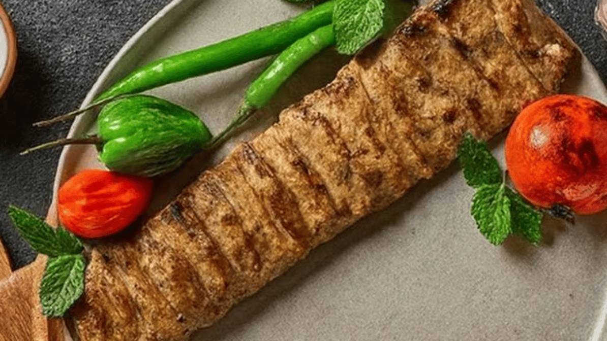 One Skewer of Beef Tenderloin Kebab / یک سیخ کباب برگ