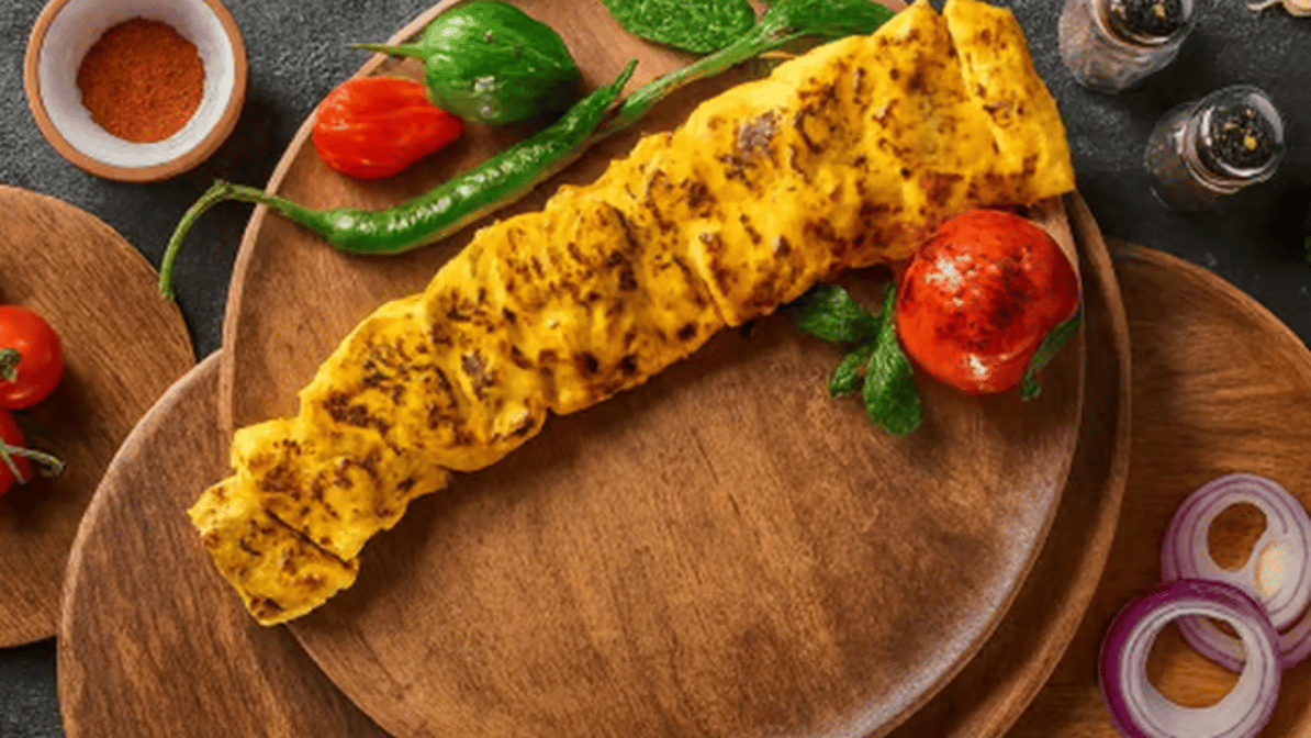 One Skewer of Marinated Chicken Breast Kebab / یک سیخ جوجه کباب (سینه)