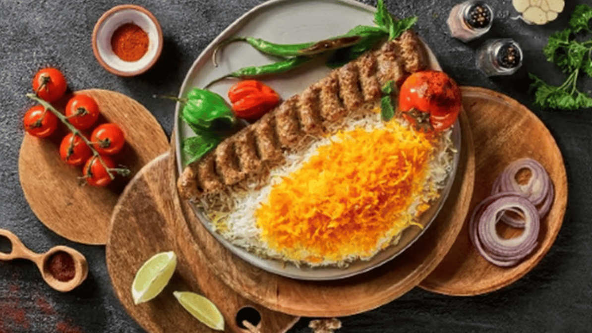 Single Ground Beef Kebab Skewer with Rice Combo/ یک سیخ کوبیده + برنج